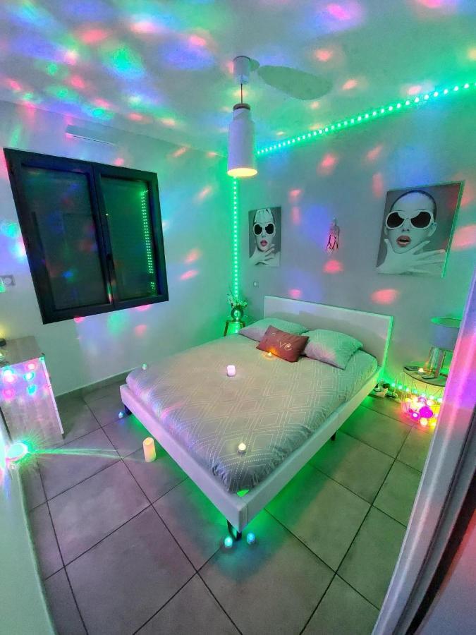 Un Sejour Romantique En Couple Avec Jacuzzi Prive Chromotherapie Jardin Maison Privee Ychoux Exteriör bild